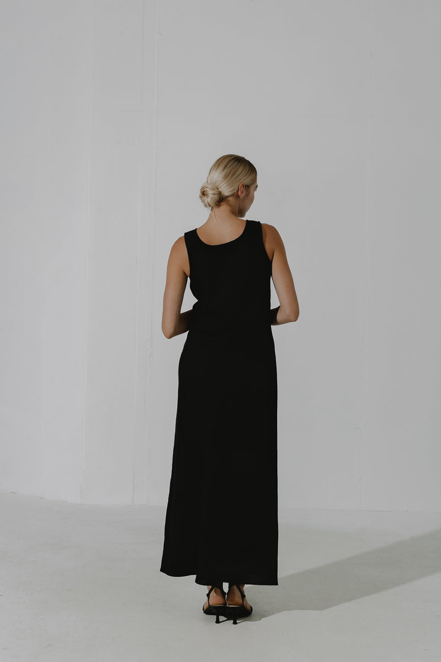 BLACK OPAL Sleeveless minimalist black linen maxi dress