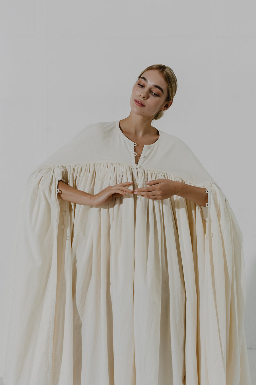 BARLEY Epic cape midi dress with an oversize fit